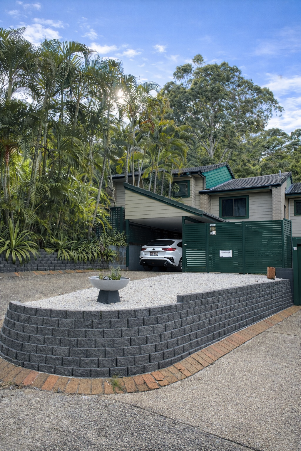 Retaining wall by Waide Build Landscapes